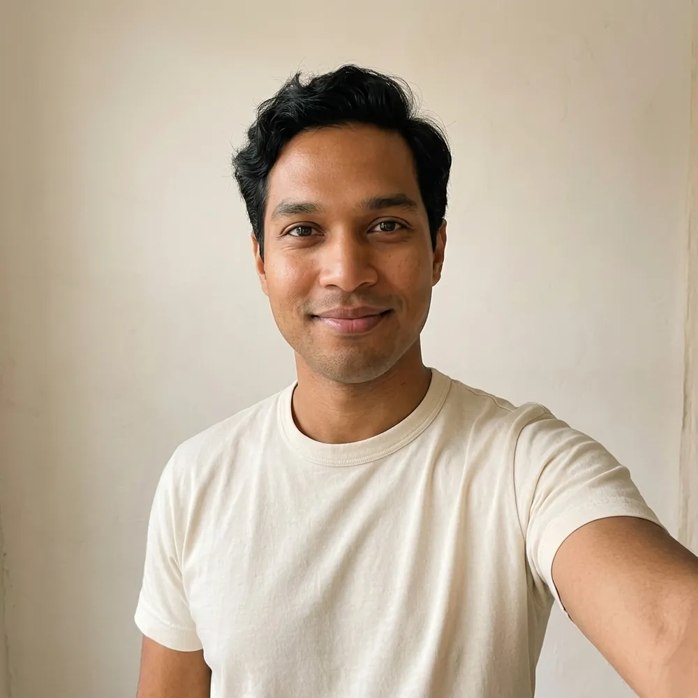 A selfie, the photo the avatar is drawn from.